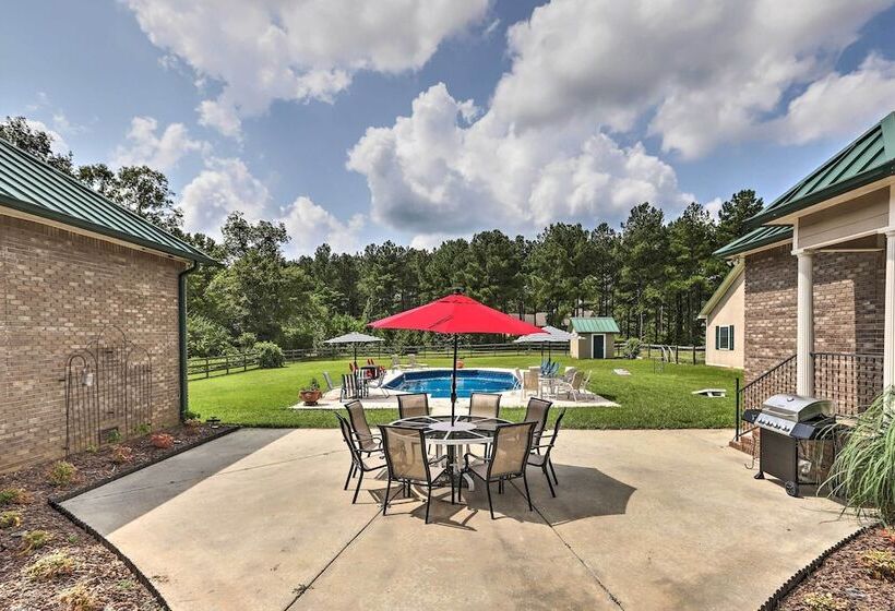 Spacious Elko Home   6 Mi To Georgia Fairgrounds!