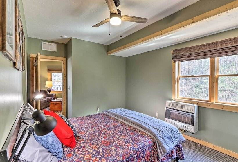 Spacious Ellijay Resort Home W/ Hot Tub!