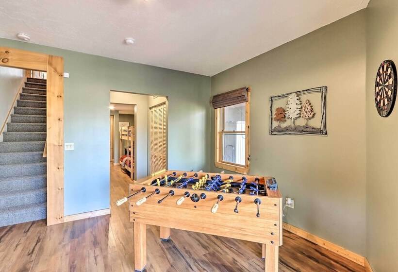 Spacious Ellijay Resort Home W/ Hot Tub!