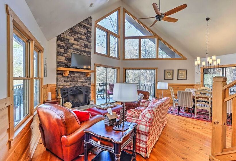 Spacious Ellijay Resort Home W/ Hot Tub!