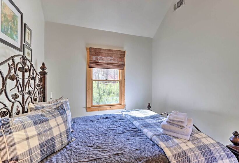 Spacious Ellijay Resort Home W/ Hot Tub!