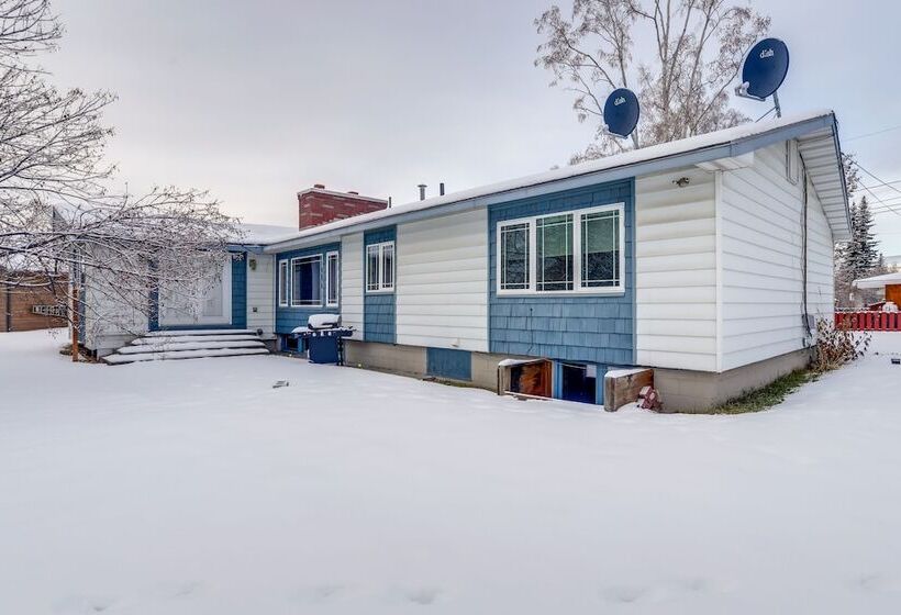Spacious Fairbanks Home W/ Fireplaces!