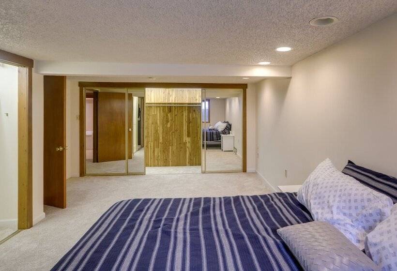 Spacious Fairbanks Home W/ Fireplaces!