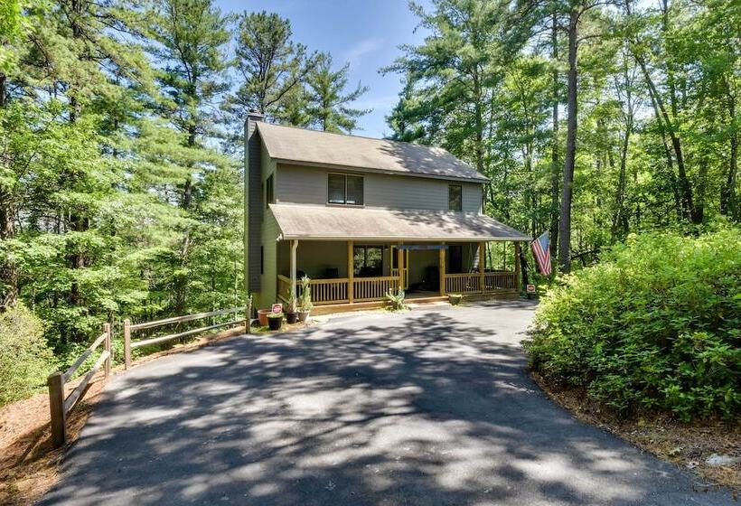 Spacious Georgia Escape W/ Fireplace, Deck & Grill