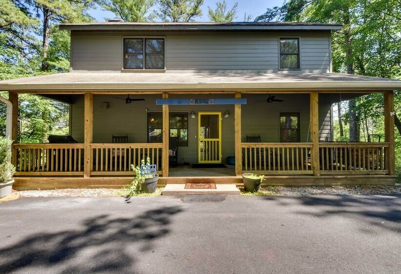 Spacious Georgia Escape W/ Fireplace, Deck & Grill