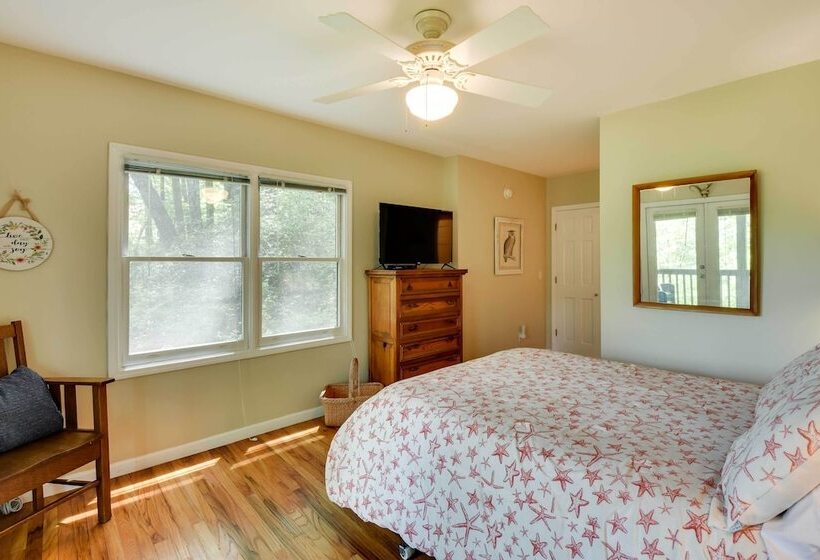 Spacious Georgia Escape W/ Fireplace, Deck & Grill