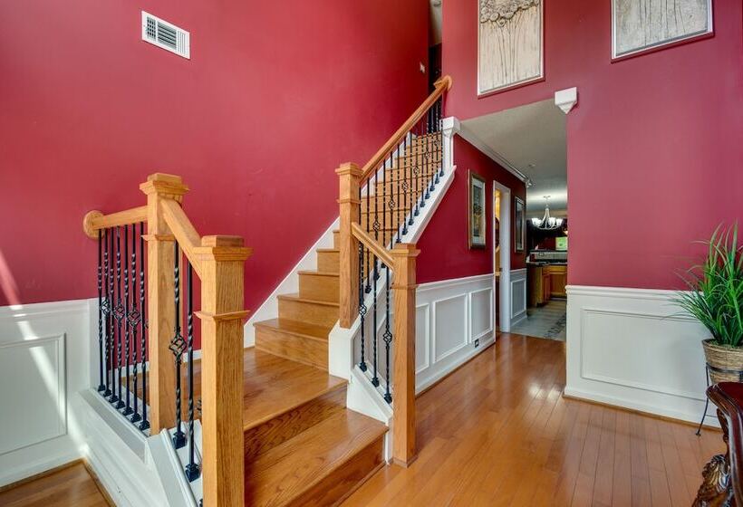 Spacious Fairburn Home: 1 Mi To Cedar Grove Lake!