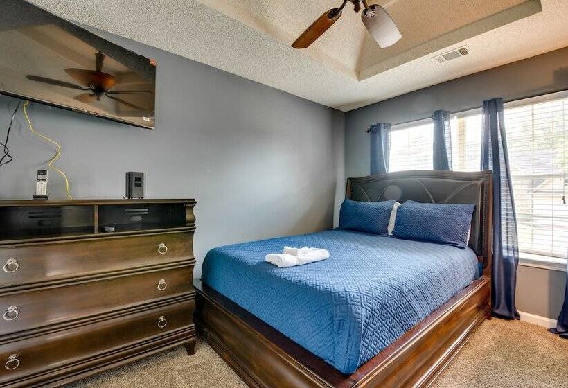 Spacious Fairburn Home: 1 Mi To Cedar Grove Lake!