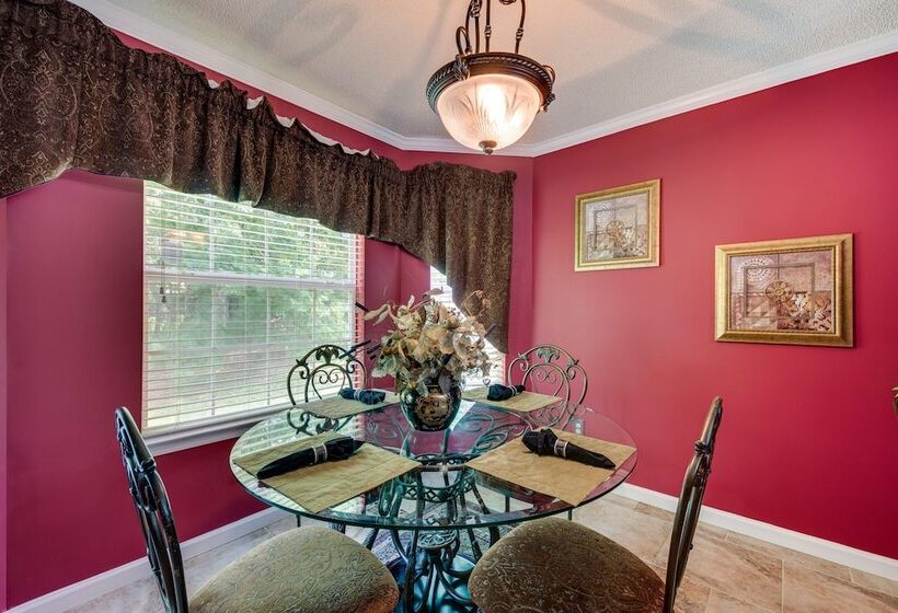 Spacious Fairburn Home: 1 Mi To Cedar Grove Lake!