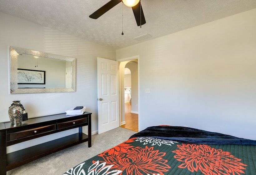 Spacious Georgia Home W/ Deck, Grills & Fireplace!