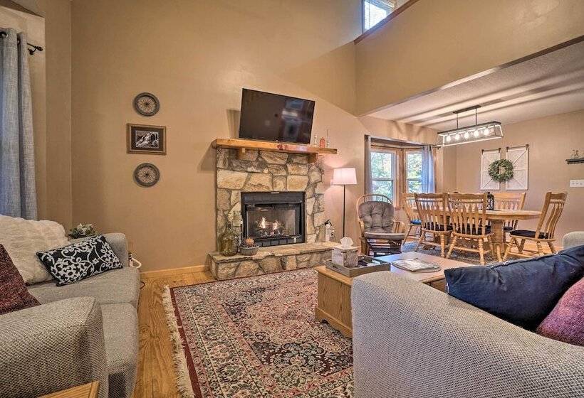 Spacious Home In Helen W/ Porch & Balcony!