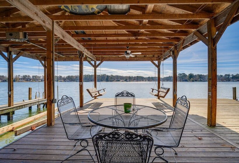 Lake Sinclair Retreat W/ Big Water Views & Dock!