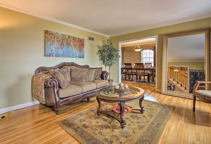 Spacious Memphis Home Walk To Graceland