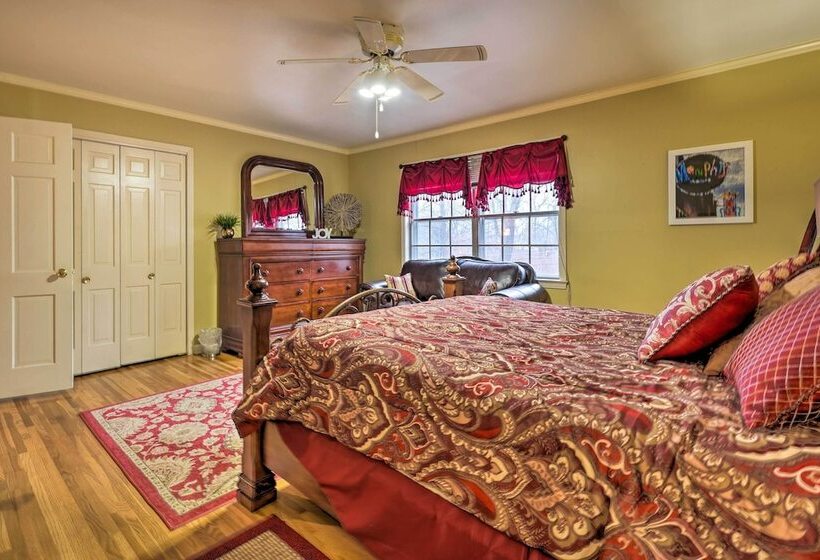 Spacious Memphis Home Walk To Graceland