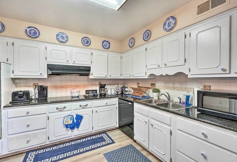 Spacious Memphis Home Walk To Graceland