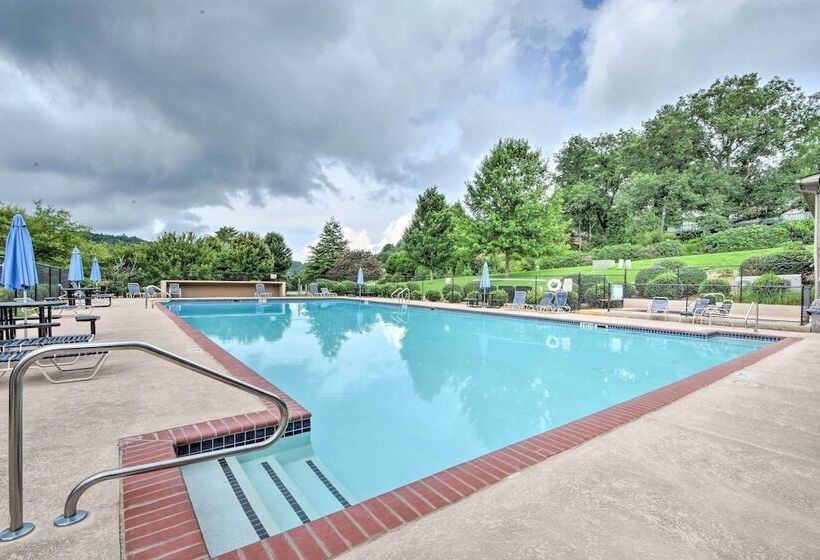 Spacious & Newly Remodeled A Frame W/ 2 Decks