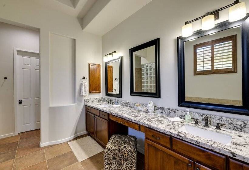 Spacious North Phoenix Oasis W/ Pool & Patio!