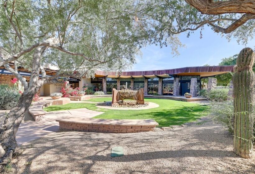 Spacious North Phoenix Oasis W/ Pool & Patio!