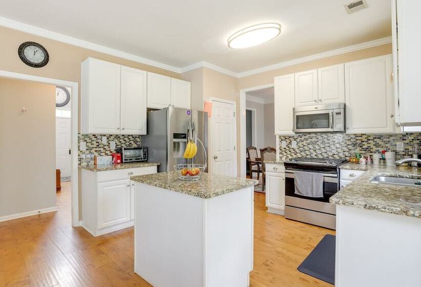 Spacious Roswell Vacation Rental: 25 Mi To Atlanta