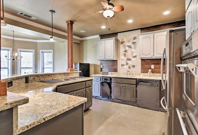 Spacious Stockbridge Manor: Pool Table, 2 Kitchens