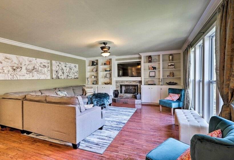 Spacious Stockbridge Manor: Pool Table, 2 Kitchens