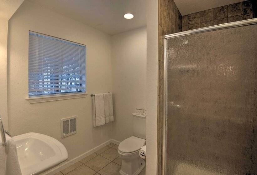 Stateline Ski House: Walk To Boulder Lift!