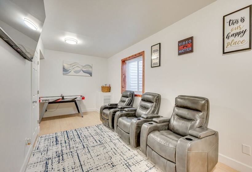 Stunning Commerce City Home W/ Spacious Backyard