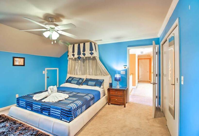 Stunning Duluth Family House W/ Fireplace & Patio!