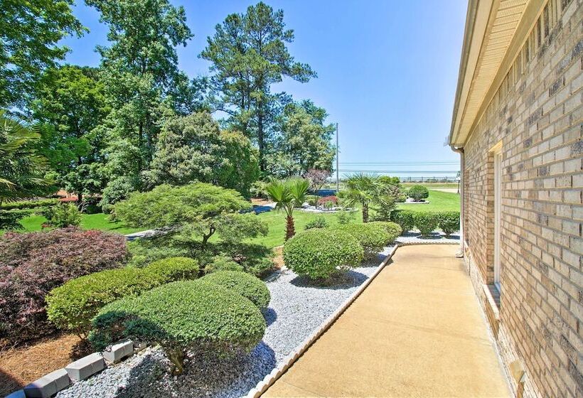 Stunning Duluth Family House W/ Fireplace & Patio!