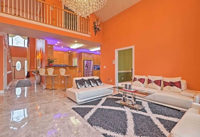 Stunning Duluth Family House W/ Fireplace & Patio!