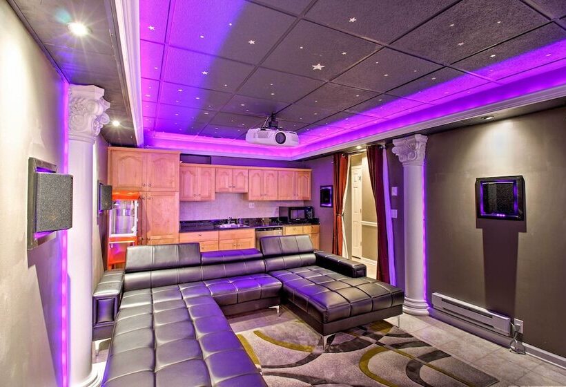 Stunning Duluth Family House W/ Fireplace & Patio!