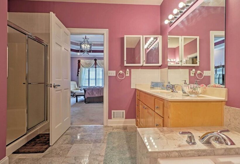 Stunning Duluth Family House W/ Fireplace & Patio!