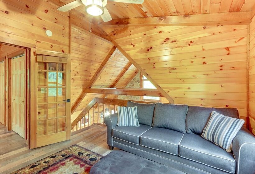 Pet Friendly Cabin W/ Hot Tub In Mineral Bluff!