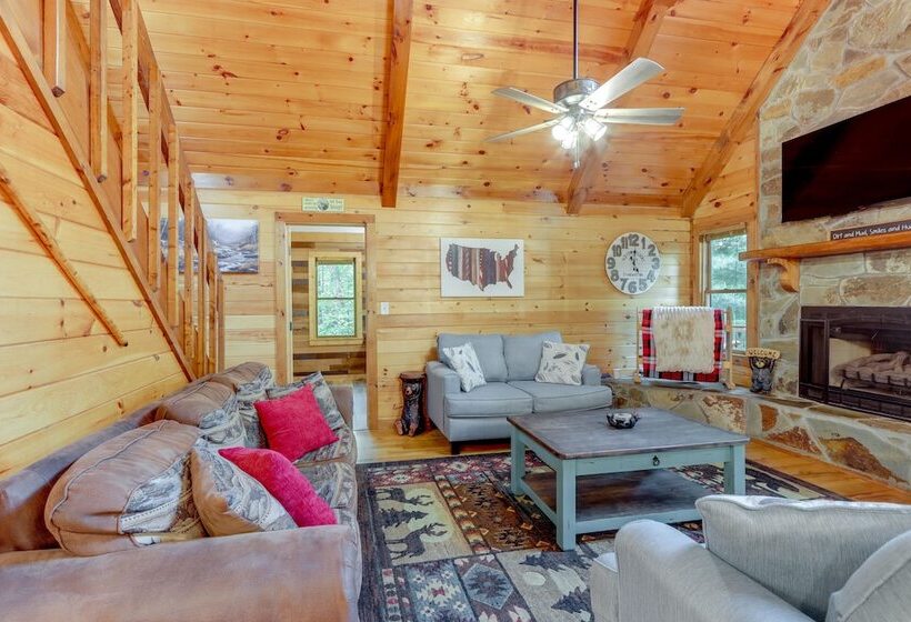 Pet Friendly Cabin W/ Hot Tub In Mineral Bluff!