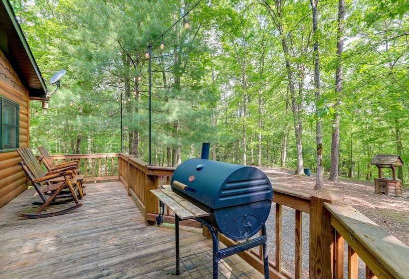 Pet Friendly Cabin W/ Hot Tub In Mineral Bluff!