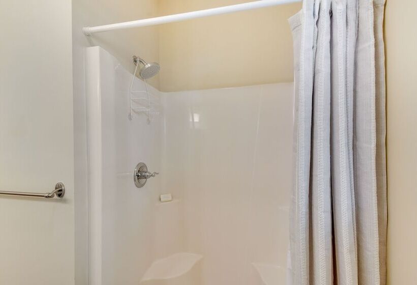 Stunning Rabun Gap Home W/ Deck & Mountain Views!