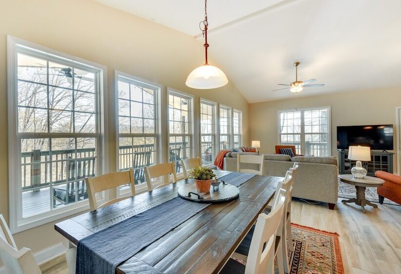 Stunning Rabun Gap Home W/ Deck & Mountain Views!