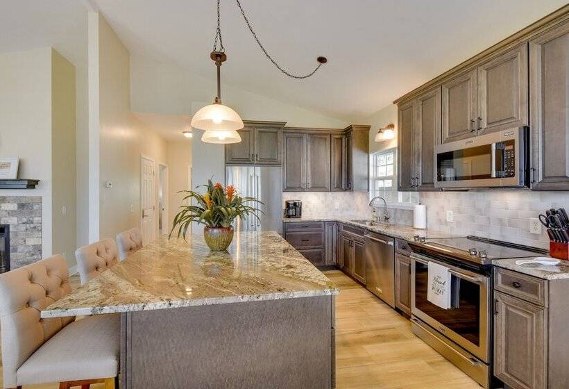 Stunning Rabun Gap Home W/ Deck & Mountain Views!