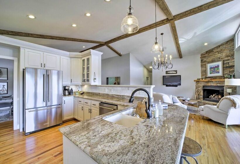 Stunning Sky Valley Home W/ Mountain Views!