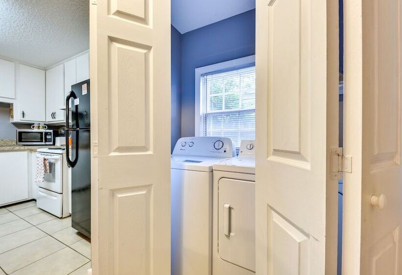 Stunning St Simons Island Home W/ Yard Near Beach!