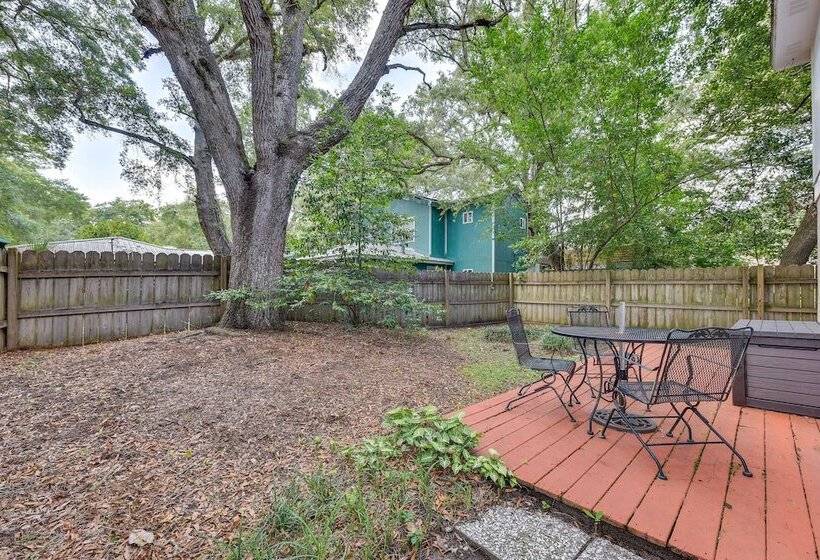 Stunning St Simons Island Home W/ Yard Near Beach!
