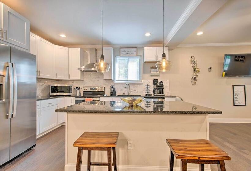 Stylish College Park Home W/ Private Garden!