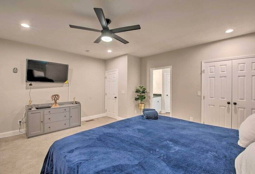 Stylish College Park Home W/ Private Garden!