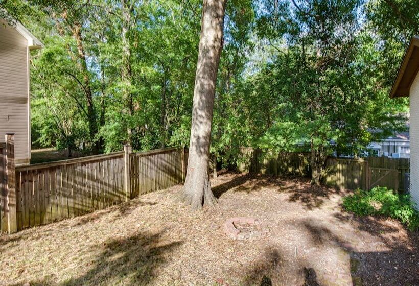 Stylish Jackson Home: Walk To Dining & Shops!