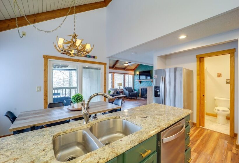 Sugar Mountain Chairlift View Home W/ Hot Tub!