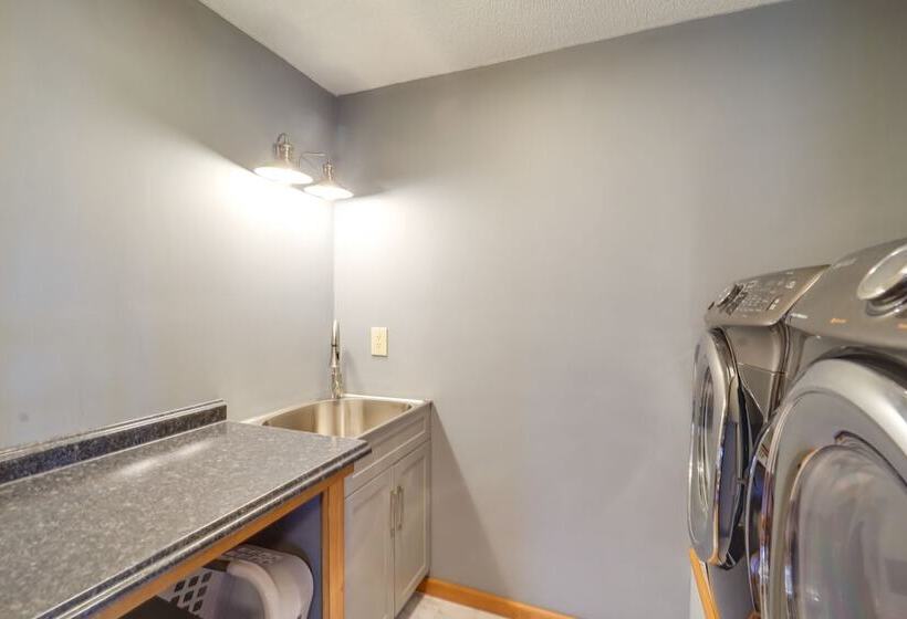 Sugar Mountain Chairlift View Home W/ Hot Tub!