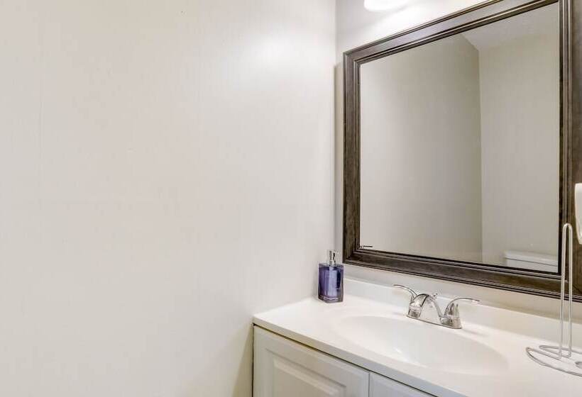 Sunny Lithonia Home ~ 7 Mi To Stone Mountain Park!