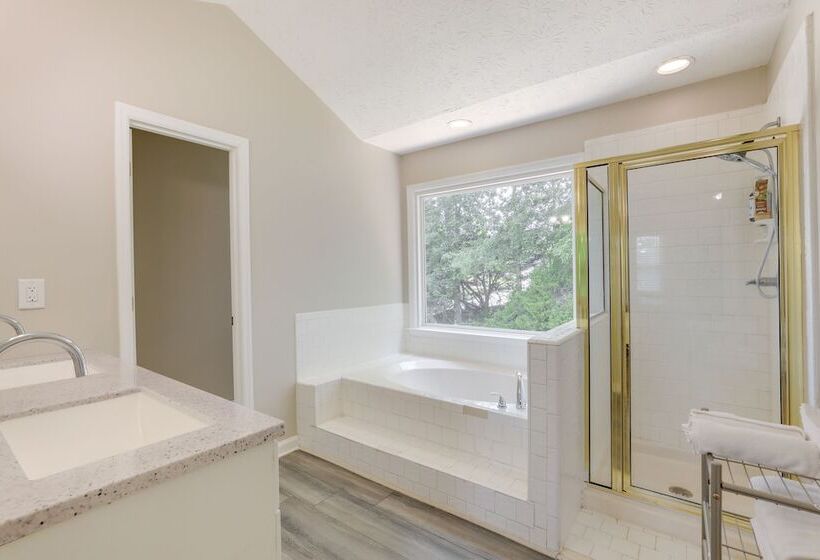 Sunny Lithonia Home ~ 7 Mi To Stone Mountain Park!