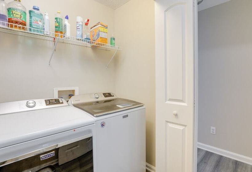 Sunny Lithonia Home ~ 7 Mi To Stone Mountain Park!