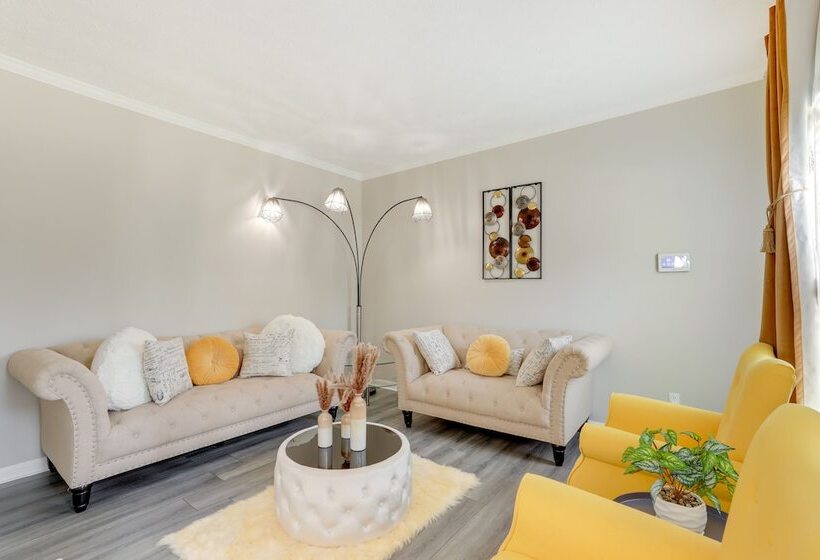 Sunny Lithonia Home ~ 7 Mi To Stone Mountain Park!